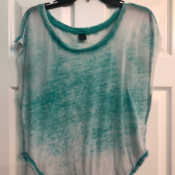 Nollie Tops - Faded Blue Tee
